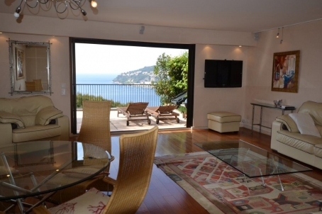 Appartement-villa de 2 étages avec vue panoramique sur la mer