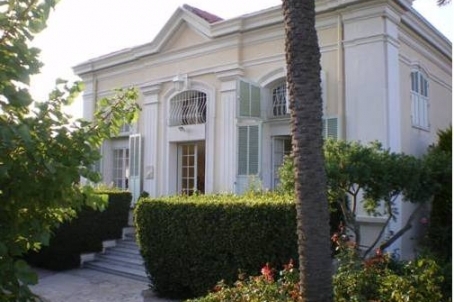 Luxury villa for rent in Cap d'Antibes