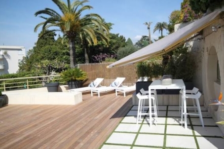 Apartment for sale in Cannes, in the area of Lower California