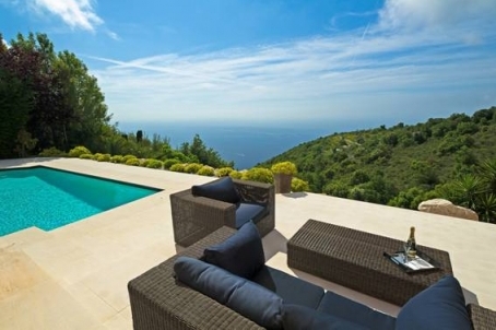 Superbe villa avec vue sur mer à Eze-sur-Mer, 450m2