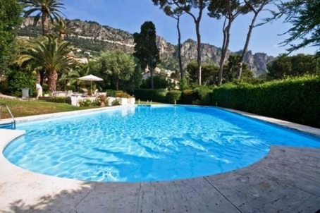 The apartment in Beaulieu-sur-Mer, overlooking the park, 125m2, 4 rooms