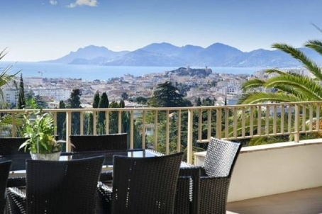 Apartment in Cannes with panoramic views of the sea and the bay, 240m2, 6 rooms