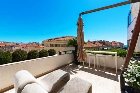 Unique appartement à Cannes avec vue panoramique sur la mer et la ville, 110m2, 3 chambres