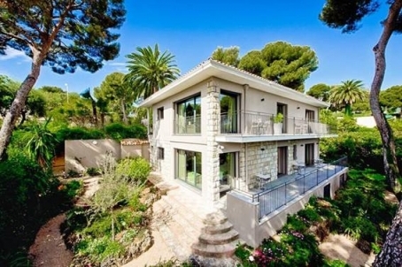 Villa à Roquebrune-Cap-Martin à vendre avec vue sur la mer, 230m2