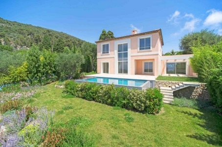 Nouvelle villa à Villefranche-sur-Mer, surplombant la mer, 215m2