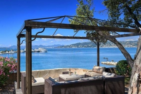 Villa à vendre à Cap d'Antibes sur la plage, 200m2, 3 chambres