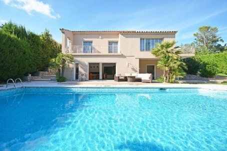 Villa à vendre sur la Côte d'Azur à Mougins