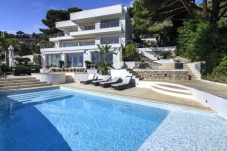 The villa overlooking the sea in Villefranche-sur-Mer