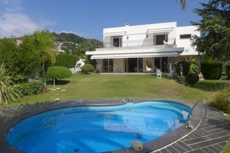 Selling villa with sea views in Nice