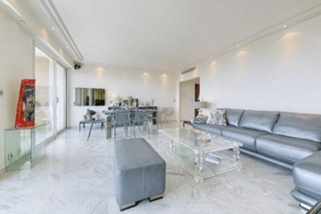 Sale three-bedroom apartment in Cannes