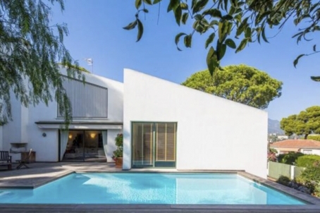 Modern villa with a pool in Cap Martin for sale