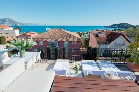 A vendre belle villa à distance de marche de la mer