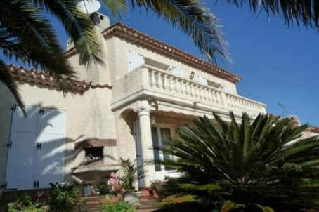 For sale beautiful villa in the hills of Golfe Juan