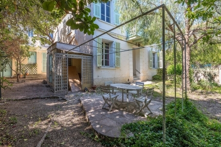 Townhouse to renovation in Beaulieu-sur-Mer - RFC40570917VV