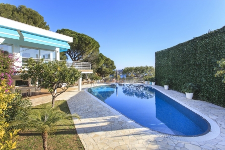 Superbe villa contemporaine à Villefranche - RFC40610917VV