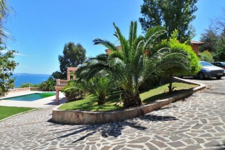 VILLA BORD DE MER SUR THEOULE - RFC40841117VV