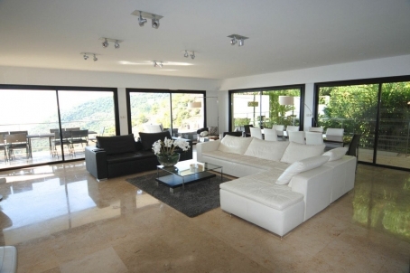 VILLA À VENDRE OU À LOUER À SAINT LAURENT D'EZE - RFC41070218VV