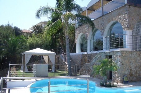 Villa d'Architecte à Roquebrune-Cap-Martin - RFC41140218VV