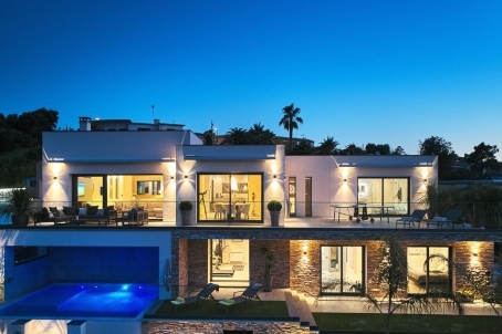 Contemporary villa located in LA NAPOULE with sea view - RFC41830918VV