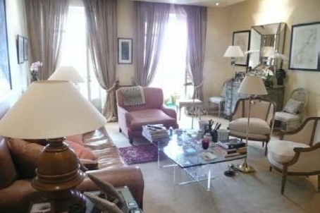 Residence in a bourgeois style located in the heart of the famous «Carre d'Or»