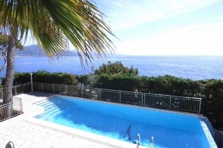 VILLA FRONT MER AVEC PISCINE - RFC43010821VV