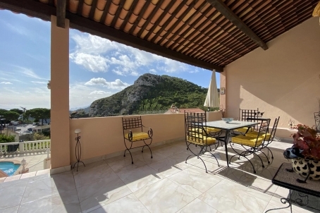 Villa 198 m2 with pool in Eze-sur-Mer - RFC44851022VV