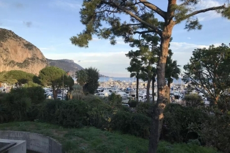 Villa neuve 415 m2 proche du port - RFC45830123VV