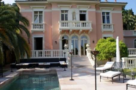 Luxury villa in the prestigious and quiet area of Cannes Le Cannet