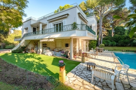 Villa 241 m2 with garden and swimming pool - RFC48890324VV