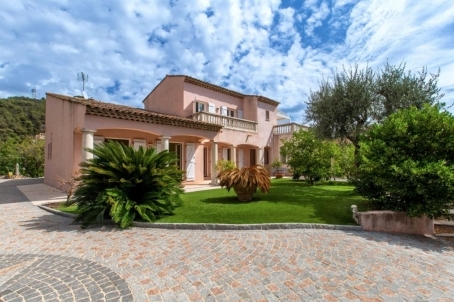5 Bedroom Villa on Plot with Pool - RFC49760824VV