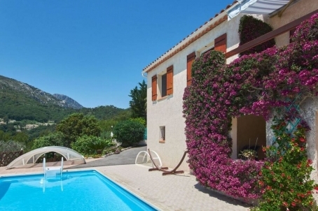 Villa with sea view on a plot with a swimming pool - RFC49700824VV