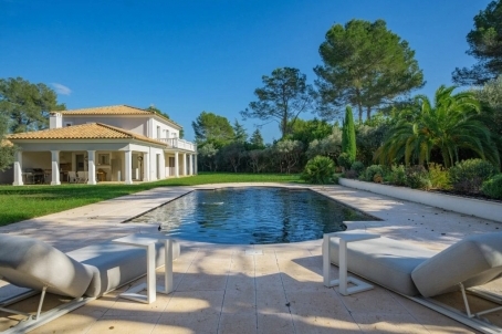 Villa moderne 250 m2 avec piscine - RFC50620125VV