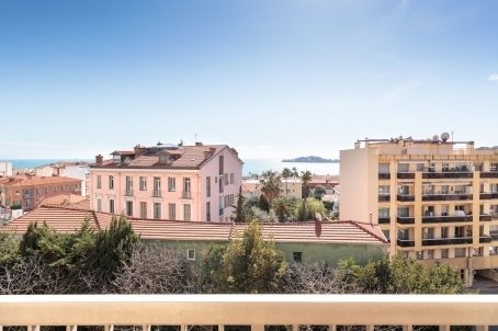 Appartement 73 m² à 500 mètres de la côte - RFC52810825AV