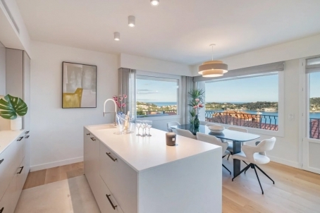 Appartement rénové de 99 m² avec vue mer - RFC52730825AV