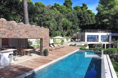 Recently built villa is located in a quiet location with panoramic views of the sea