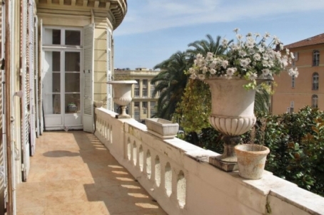 Apartment for sale in Nice