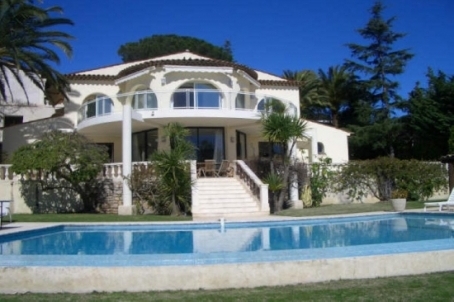 Beautiful villa for rent in Croix des Gardes in Cannes