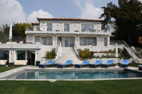 Spacious villa for rent in Cannes