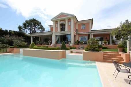 Beautiful villa of 350 m2 in the Palladian style with panoramic views of the sea and Cap d'Antibes