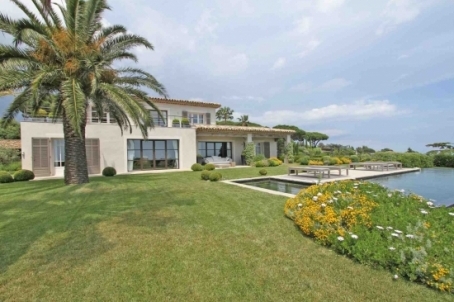 Villa moderne à Cannes, à 200 m2 avec piscine