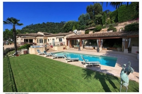 Villa in Cannes in a closed gated community 700m2