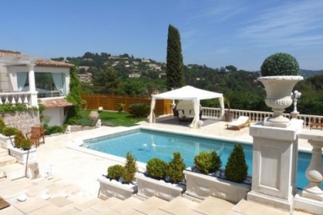 Comfortable villa in a quiet and beautiful area of Mougins
