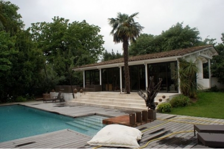 Modern villa in St Tropez located close to the beachs