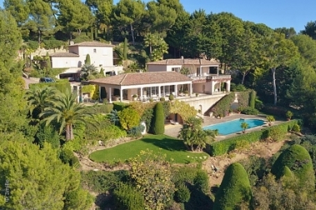 Élégant villa provençale avec vue panoramique sur la mer