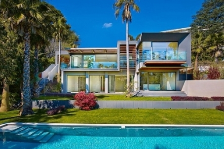 Beautiful property with unique modern architecture in Cannes