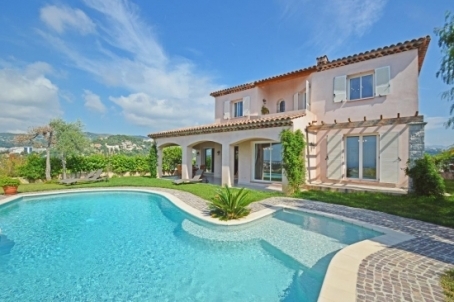 Beautiful villa in a gated community with panoramic views