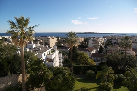Magnificent apartment on the top floor, with panoramic views of the sea and the city
